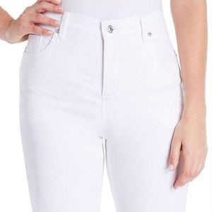 Gloria Vanderbilt Women's Petite Amanda Straight Leg Twill Pant Size 6P